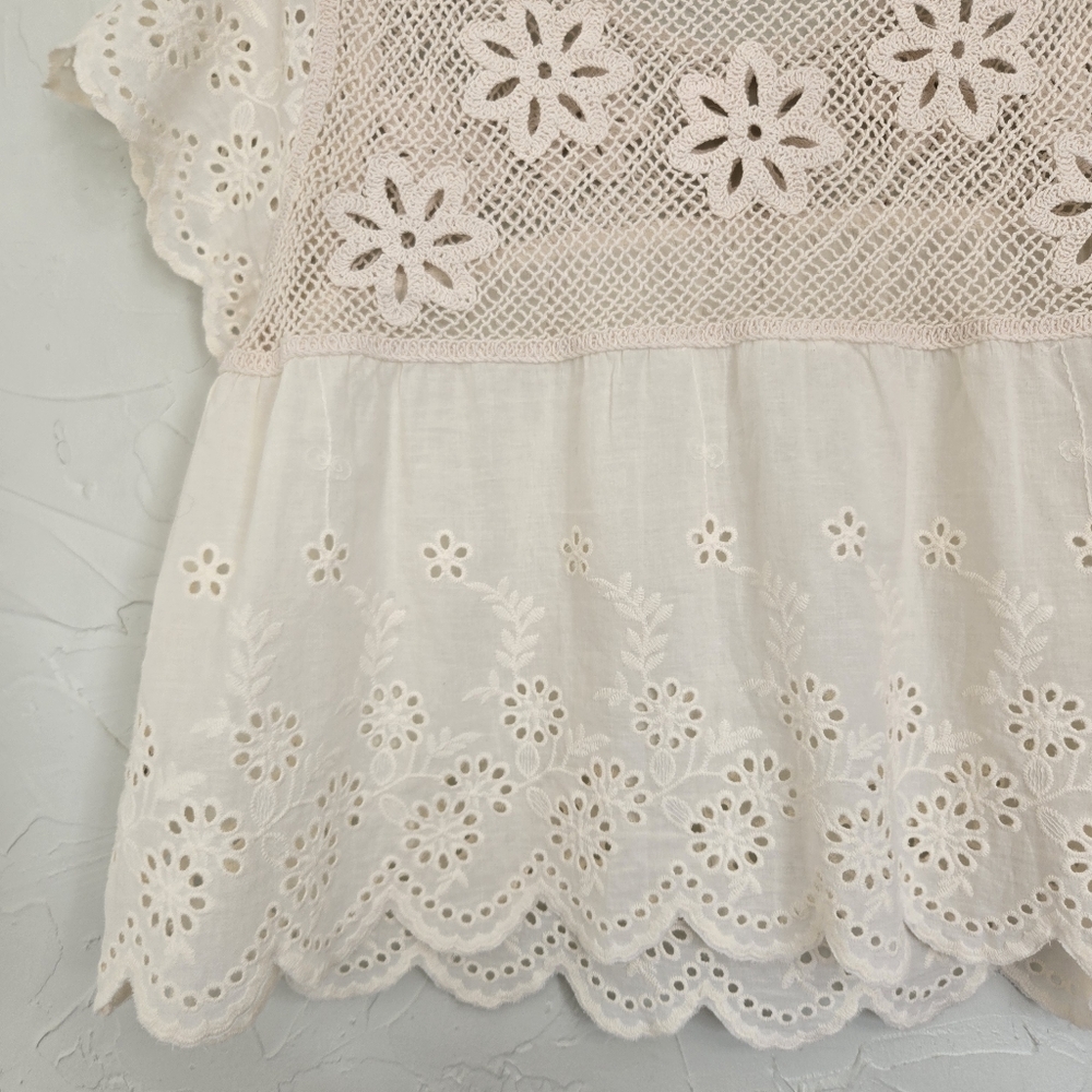 Artelier Nicole Miller Boho Eyelet Lattice Scalloped Cream Top, M - Picture 8 of 11